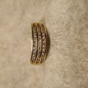 14k Yellow Gold Band with 3 rows of Points of Diamonds Approximately size 8.5